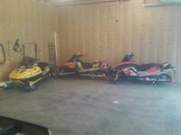 snowmobiles1.jpg