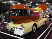 360px-Wienermobile-NAIAS-2005.jpg