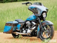 1002_hrbp_01_z+2005_harley_davidson_road_king_custom+right_view.jpg