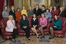 Femalesenators_USSenateWikimediaCommons_2007.jpg