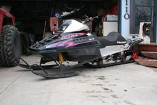 Snowmobiles 001.jpg