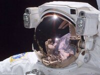 normal_astronaut-visor-sts121-3.jpg