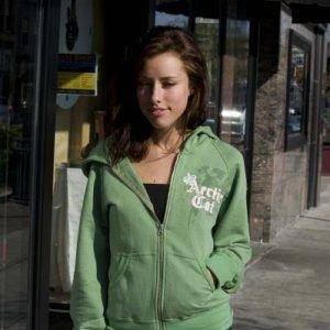 Arctic Cat '10 Women's Liberty Full-Zip Hoodie
http://www.funoutfitters.com/product-p/ac-10-5203-67.htm