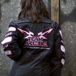 Arctic Cat '10 Women's Team Arctic Coat
http://www.funoutfitters.com/2010-Team-Arctic-Women-s-p/ac-10-4291-04.htm