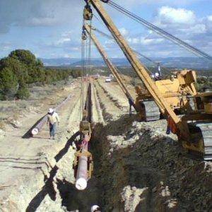 Dec 06 Rio Blonco CO.  Lowering in 16" natural gas line