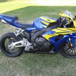 06 CBR 1000RR My top speed 180 mph TOO FAST!