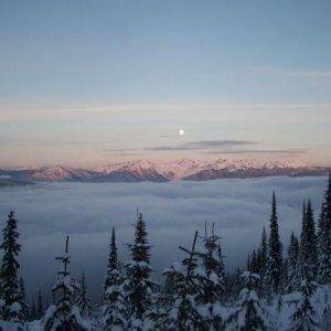 Revelstoke 07 moon rise