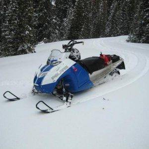 I really like this sled. It makes me want to do mine up white with blue, rather than the plan of white with red.