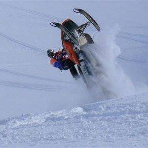 P1010275 (3)
Brent turned and set it down on the cornice then rode it out