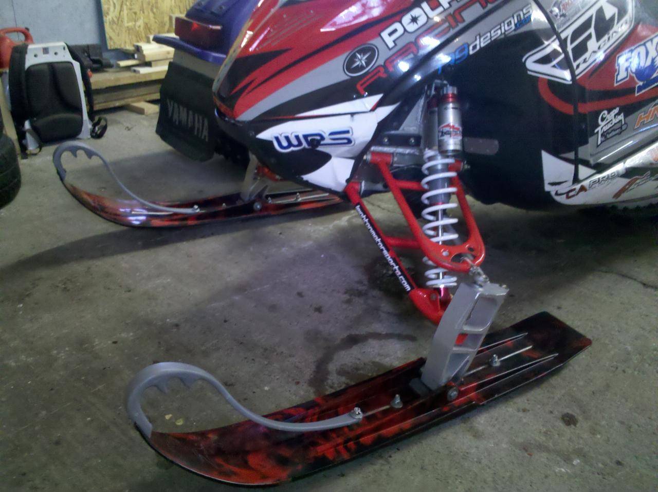 2010 IQr Factory 600mod  new slydog ski's