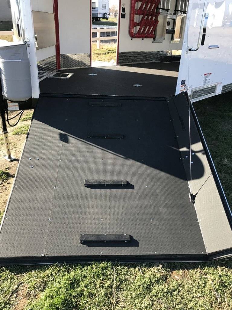 2017 28&quot; Mirage Highmark Sport Trailer for Snowest.