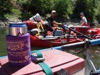 A refreshing drink while on teh Main Salmonriver in 2007