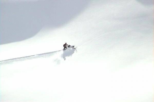 BCAlpine sleddin june 7th 2004 @ 8500',
70 miles from the truck
sidehillin in the waist high, out in the blue sky.
AHHHHH , Soooooooooooo Happy here.
