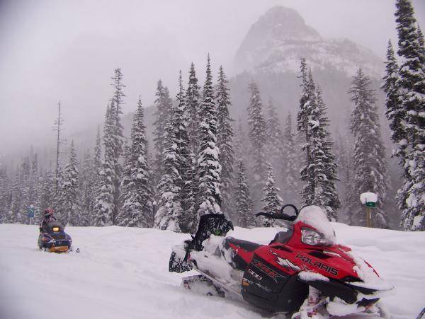 Break time Christmas and Hwy 20 Snowmobile trip 12 27 08 030