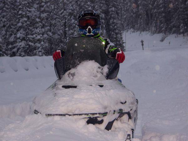 Bustin Powder Christmas and Hwy 20 Snowmobile trip 12 27 08 039