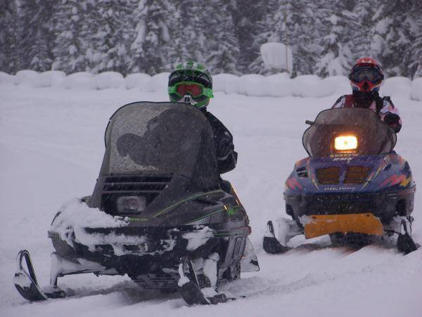 Christmas and Hwy 20 Snowmobile trip 12 27 08 020