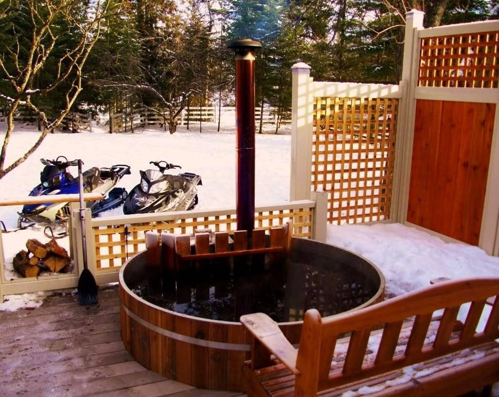 Erie Creek Cabin / Wood fire hot Tub