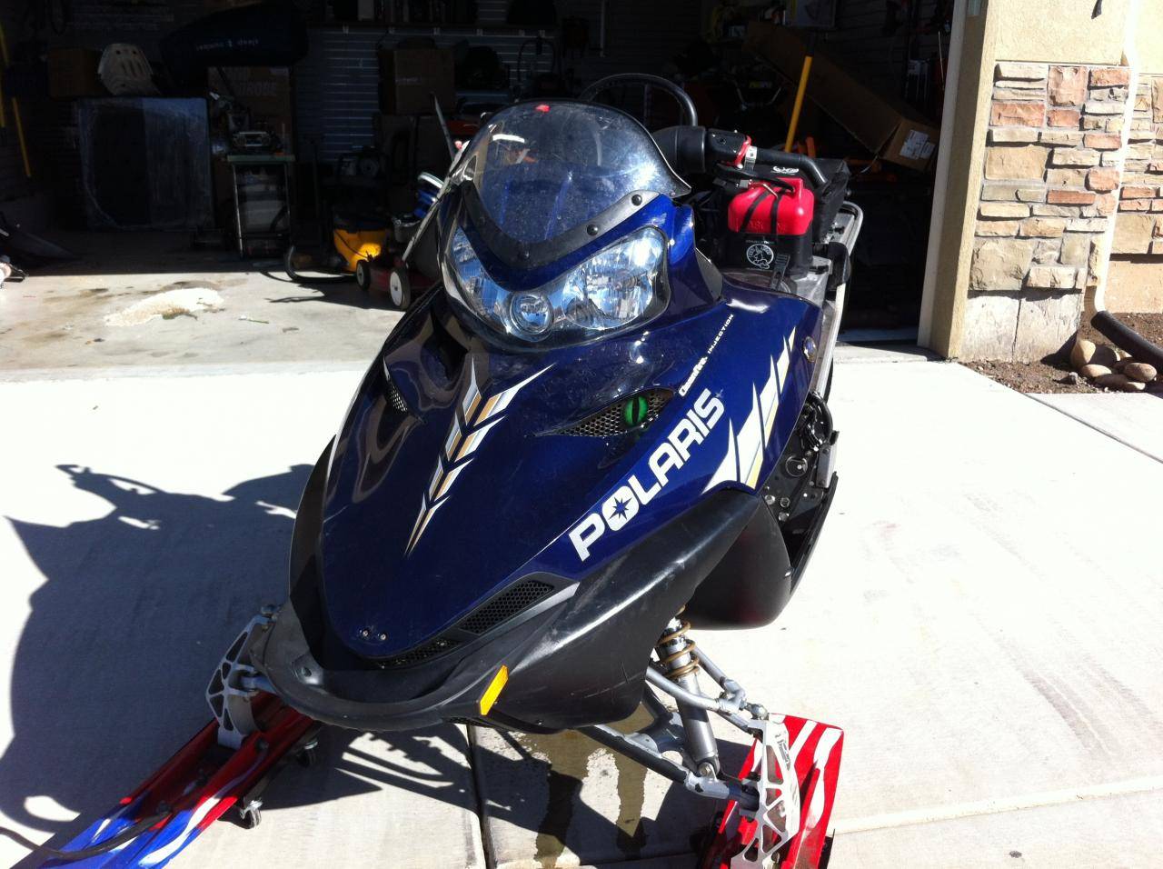 Front 2005 RMK 900