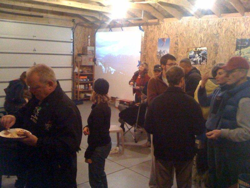 garageParty3 20101209