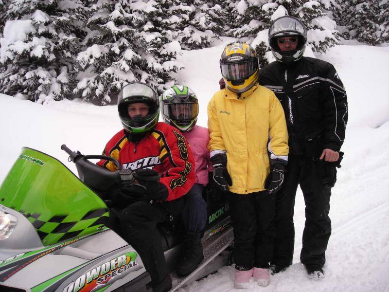 Gavin,Callie,Mieka, and I Christmas 2007 &gt;&gt;&gt;&gt;.