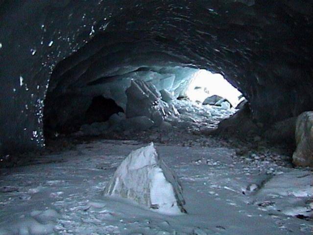 Ice Cave in 2003 , all gone now.
used to be a mile underground...