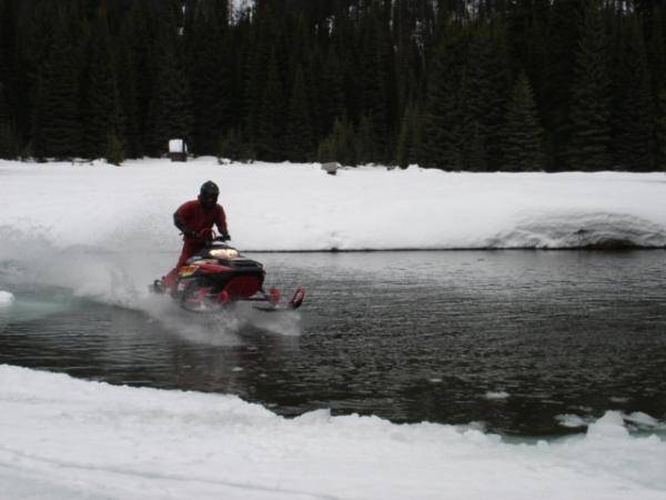 LOOK GUYS! MY SLED FLOATS!