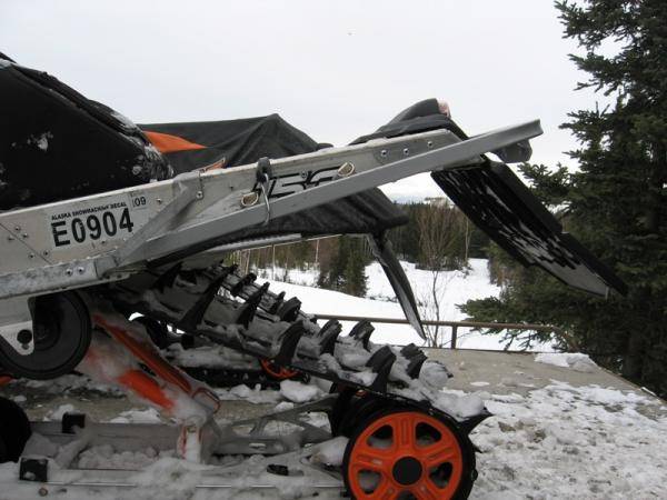 M sled rear
After the Aluminum bumper failed by dragging it on the trail from too much throttle.