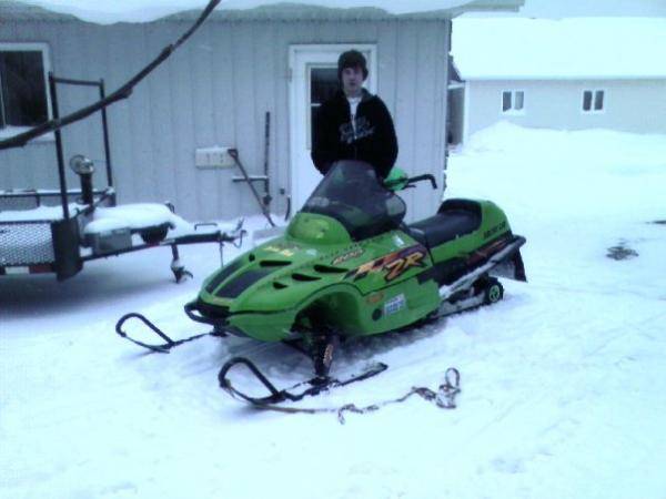 NIck 1st sled (before he loose it in the river:S)