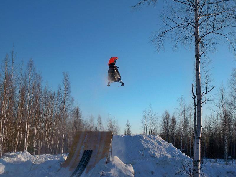 one hander...to indo...broken a arms 3 days before sno-x races