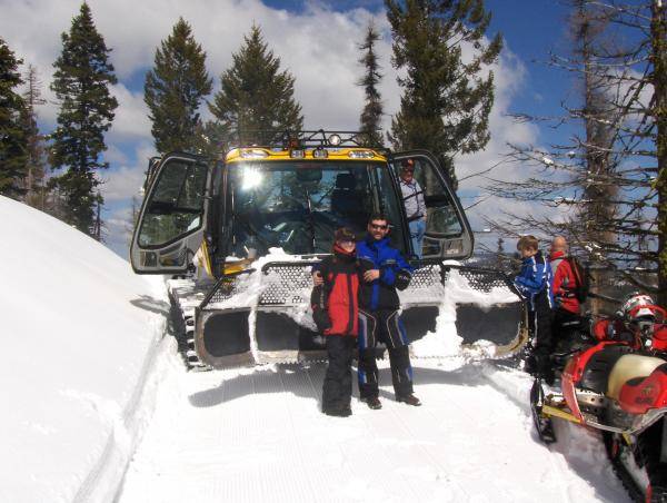 our snowdrifters groomer taken a break with us 4/4/09
michaela and i