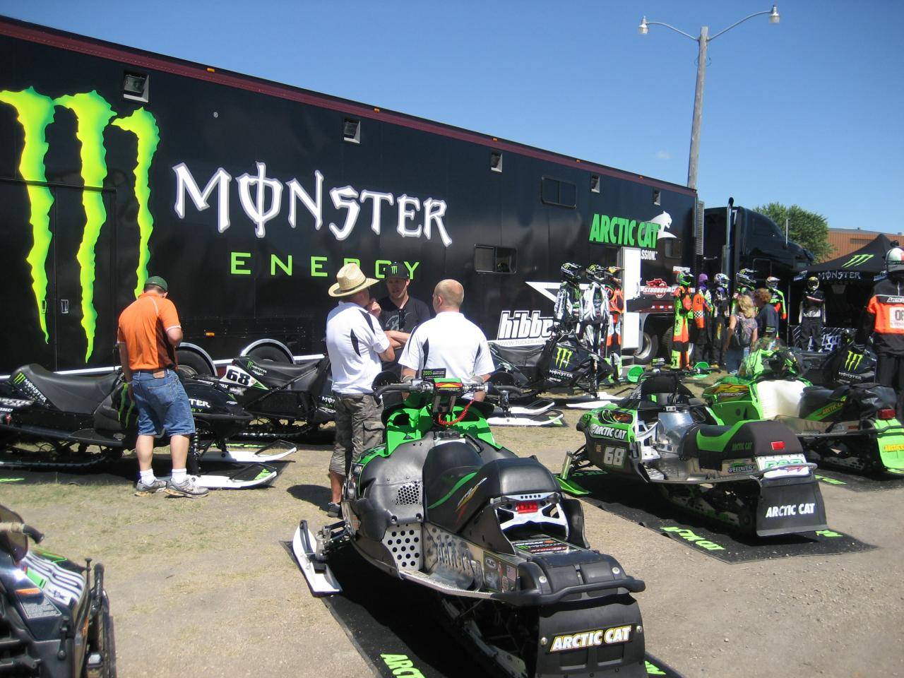 Race teams where on hand to sign autographs and give away power drinks.