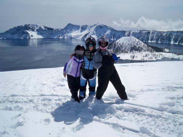 SLED 022 The girls at Crater lake