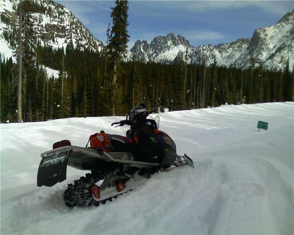 Snow trip 2 21 09 ~ RMK 900 on top of Wa. Pass