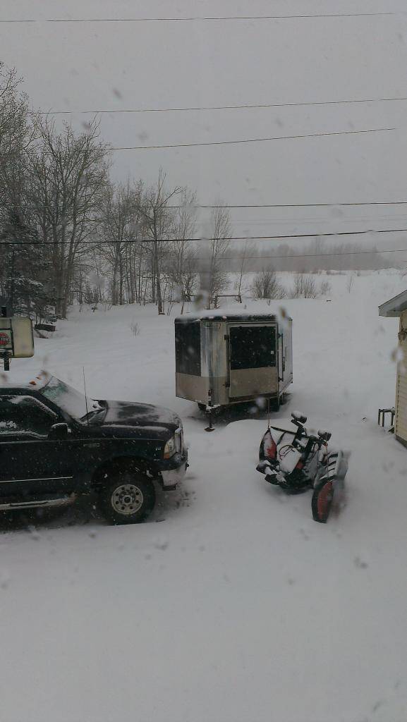 snowing 4/6/13