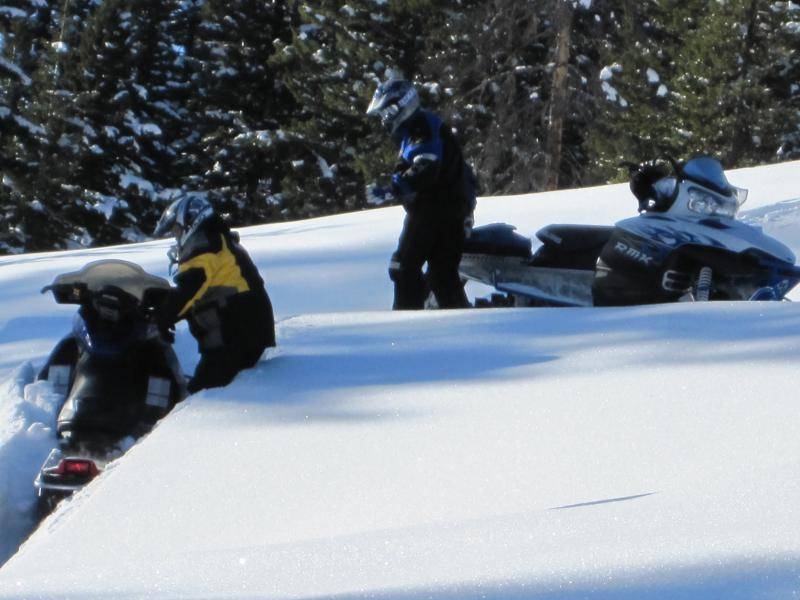 Snowmobiling 12 27 09 013