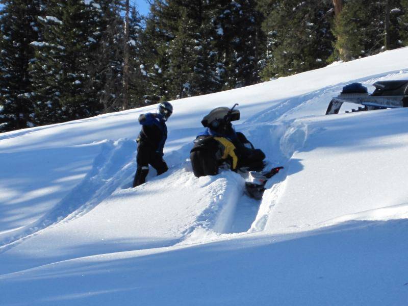 Snowmobiling 12 27 09 salt creek summit almost unstuck