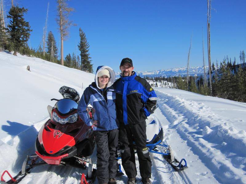 Snowmobiling 12 27 09 salt creek summit m and i