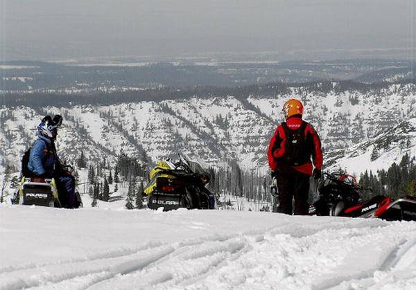 snowmobiling 3