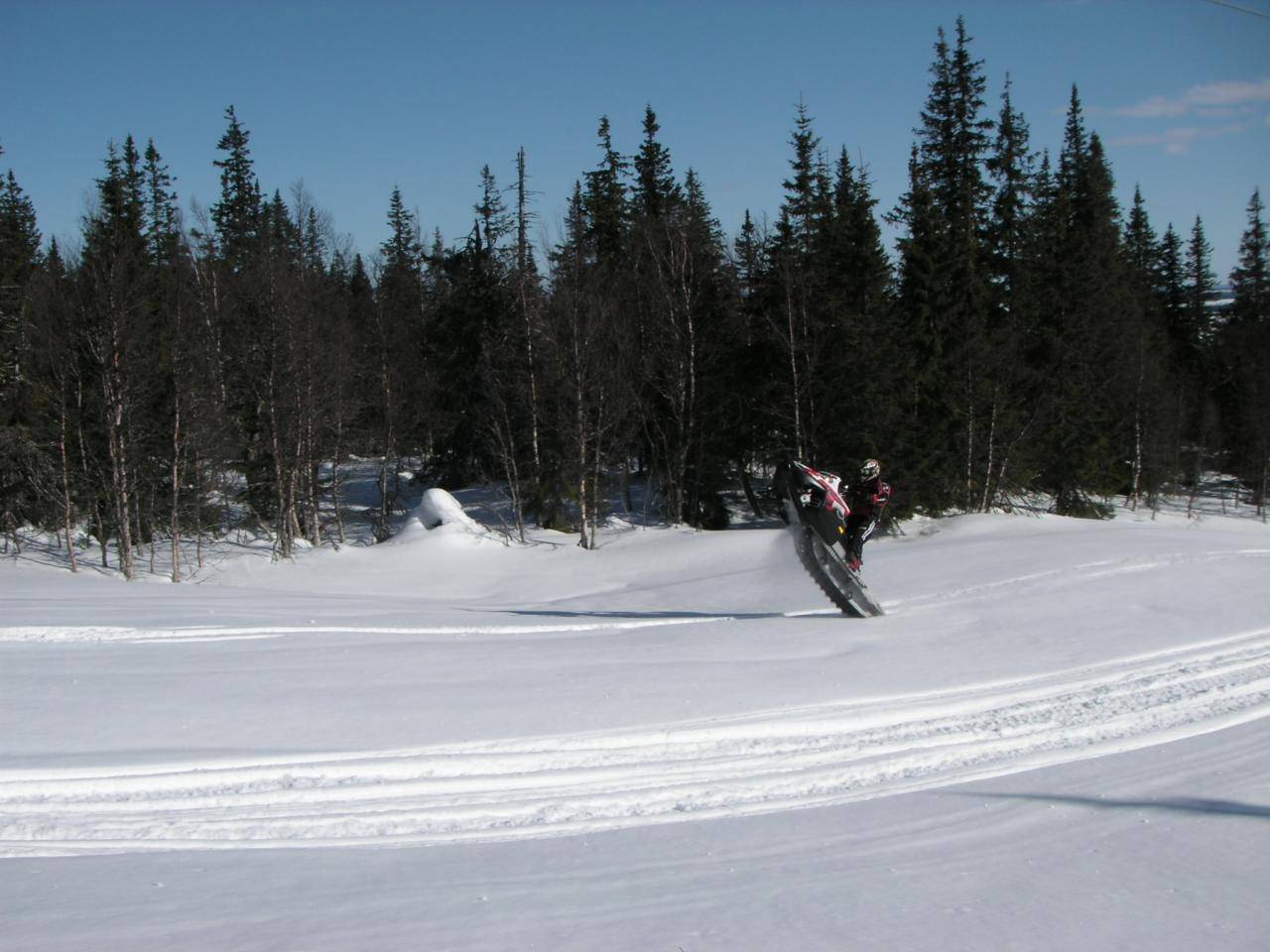 Some Wheelies with the 1st Boondocker turbo in sweden.