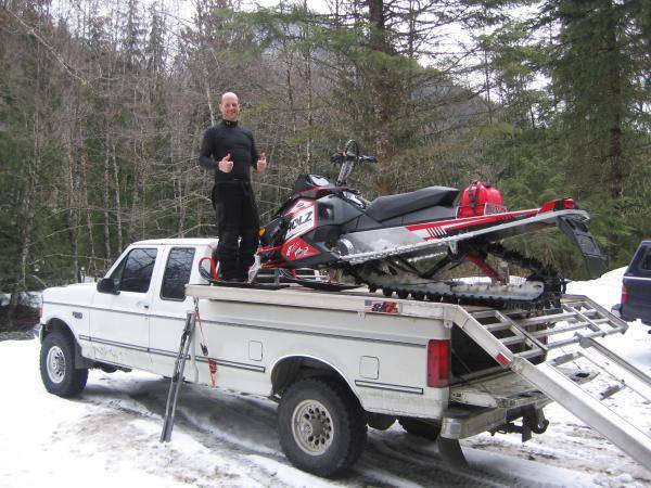 Stonehands loading up the Holzy XP after an epic ride