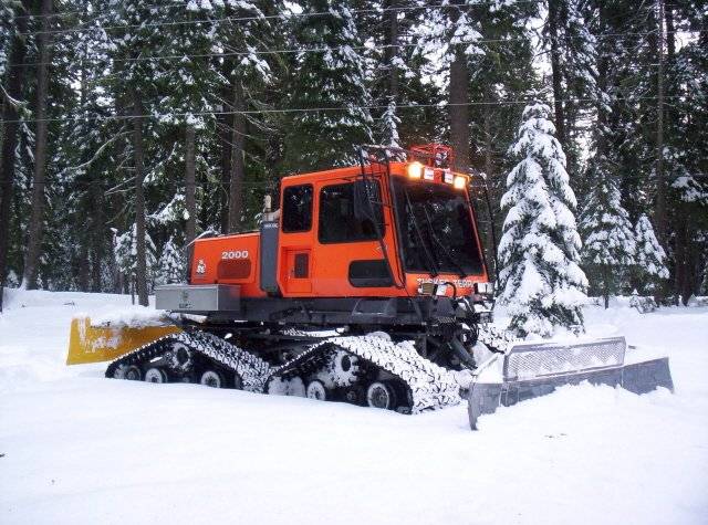 The Klamath Basin Snowdrifters Cat all ready for action