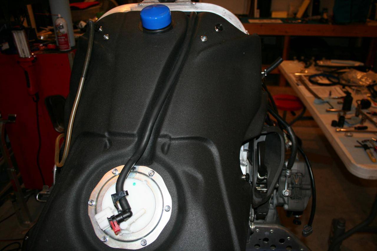 Trail Tank High Capacity Fuel Tank , Yamaha Nytro, installation